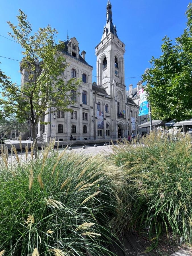אנגולם Charmante Maison Proche Hotel De Ville מראה חיצוני תמונה