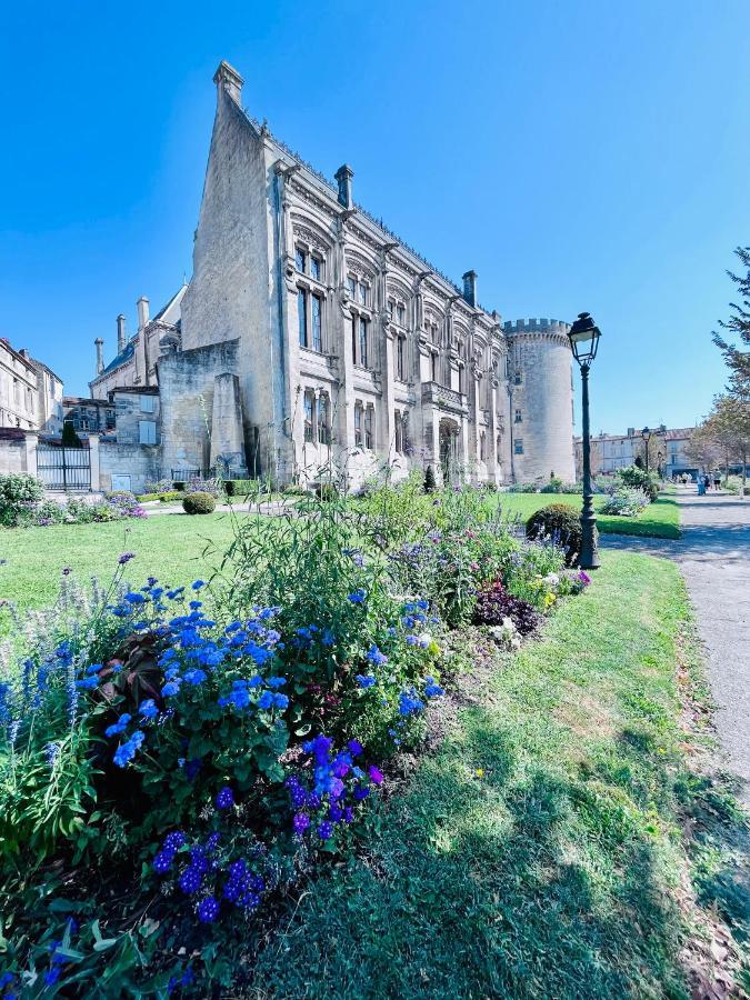 אנגולם Charmante Maison Proche Hotel De Ville מראה חיצוני תמונה